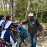 প্রচারে প্রার্থীরা