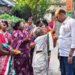 প্রচারে প্রার্থীরা