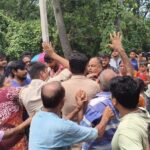 বাগনানের শরৎ অঞ্চলে তৃণমূল পঞ্চায়েত সদস্যর বাড়িতে এলাকাবাসীর বিক্ষোভ