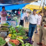 ুউলুবেড়িয়া বাজারে প্রশাসনিক আধিকারিকদের অভিযান