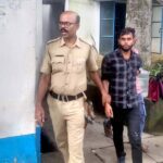 মোবাইল পাচারের অভিযোগে উলুবেড়িয়ায় গ্রেপ্তার যুবক