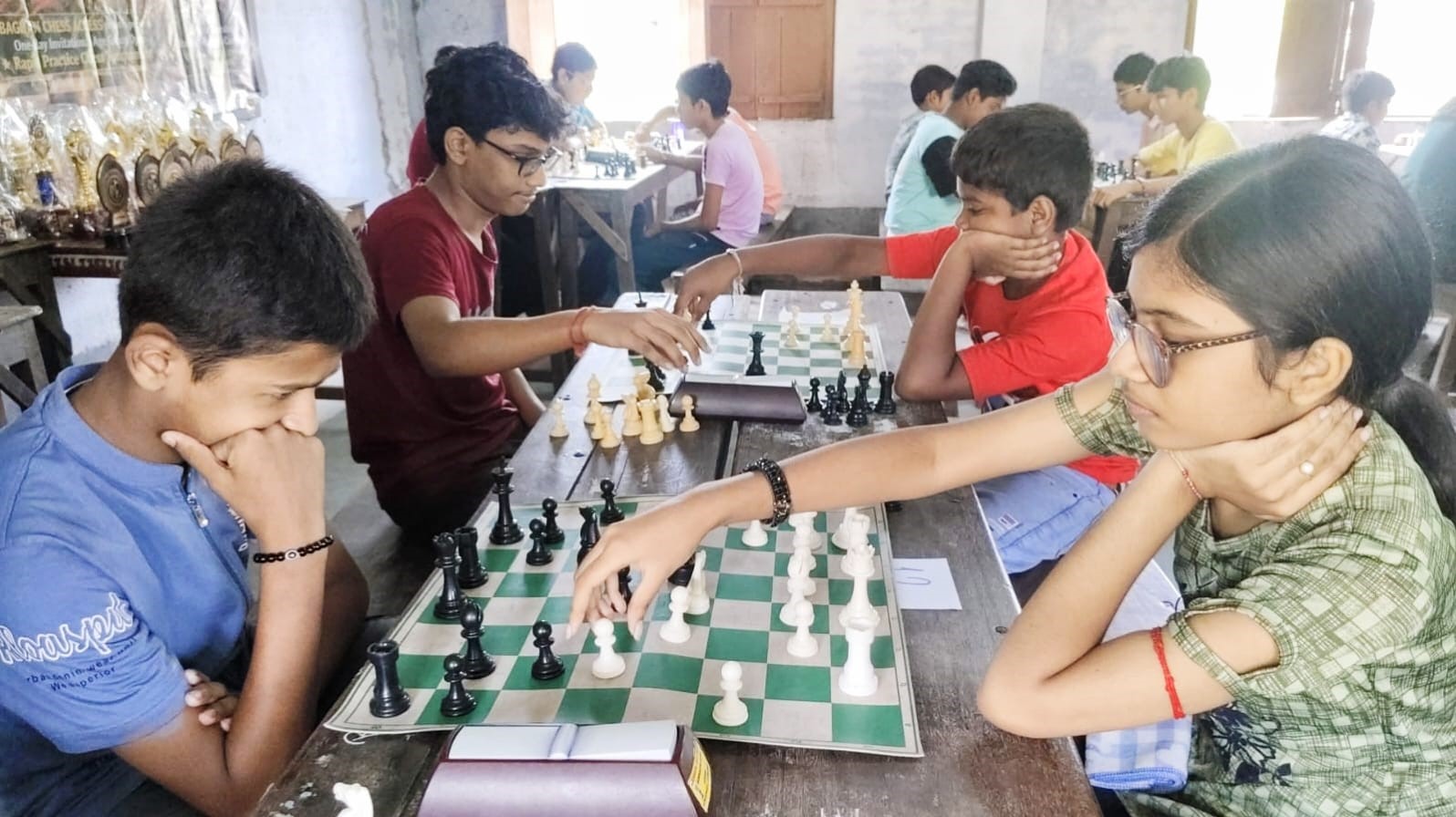 বাগনান আর্দশ বালিকা বিদ্যালয়ে দাবা প্রতিযোগিতা